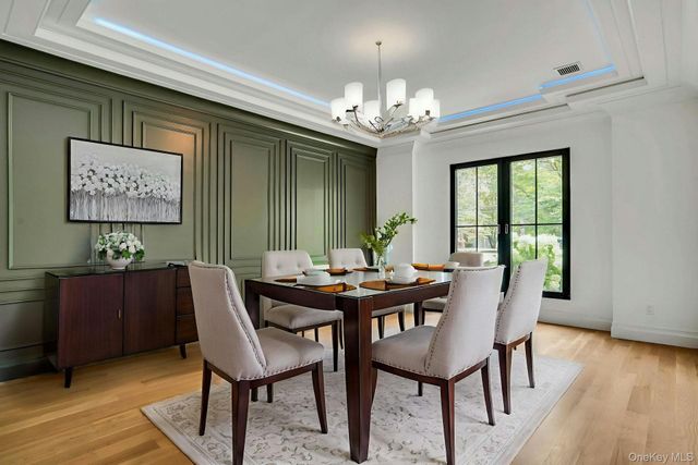 $2,999,000 | 115 Weeks Drive, Dix Hills, NY 11746