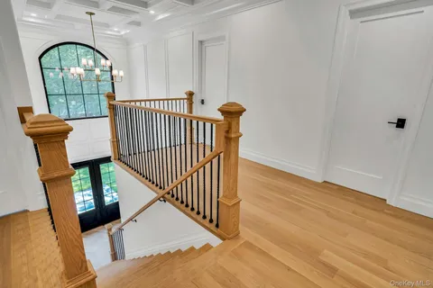 $2,999,000 | 115 Weeks Drive, Dix Hills, NY 11746