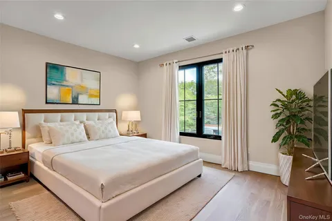 $2,999,000 | 115 Weeks Drive, Dix Hills, NY 11746