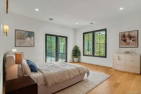 $2,999,000 | 115 Weeks Drive, Dix Hills, NY 11746