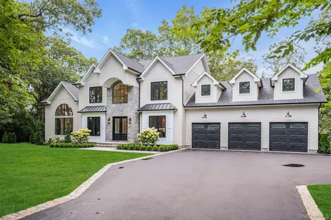 $2,999,000 | 115 Weeks Drive, Dix Hills, NY 11746