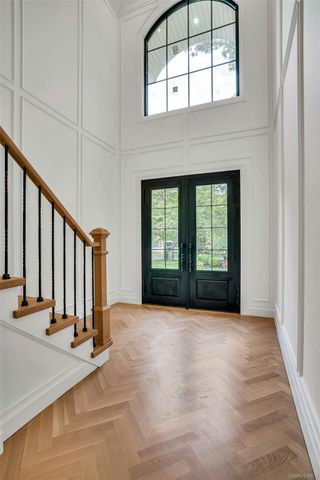 $2,999,000 | 115 Weeks Drive, Dix Hills, NY 11746