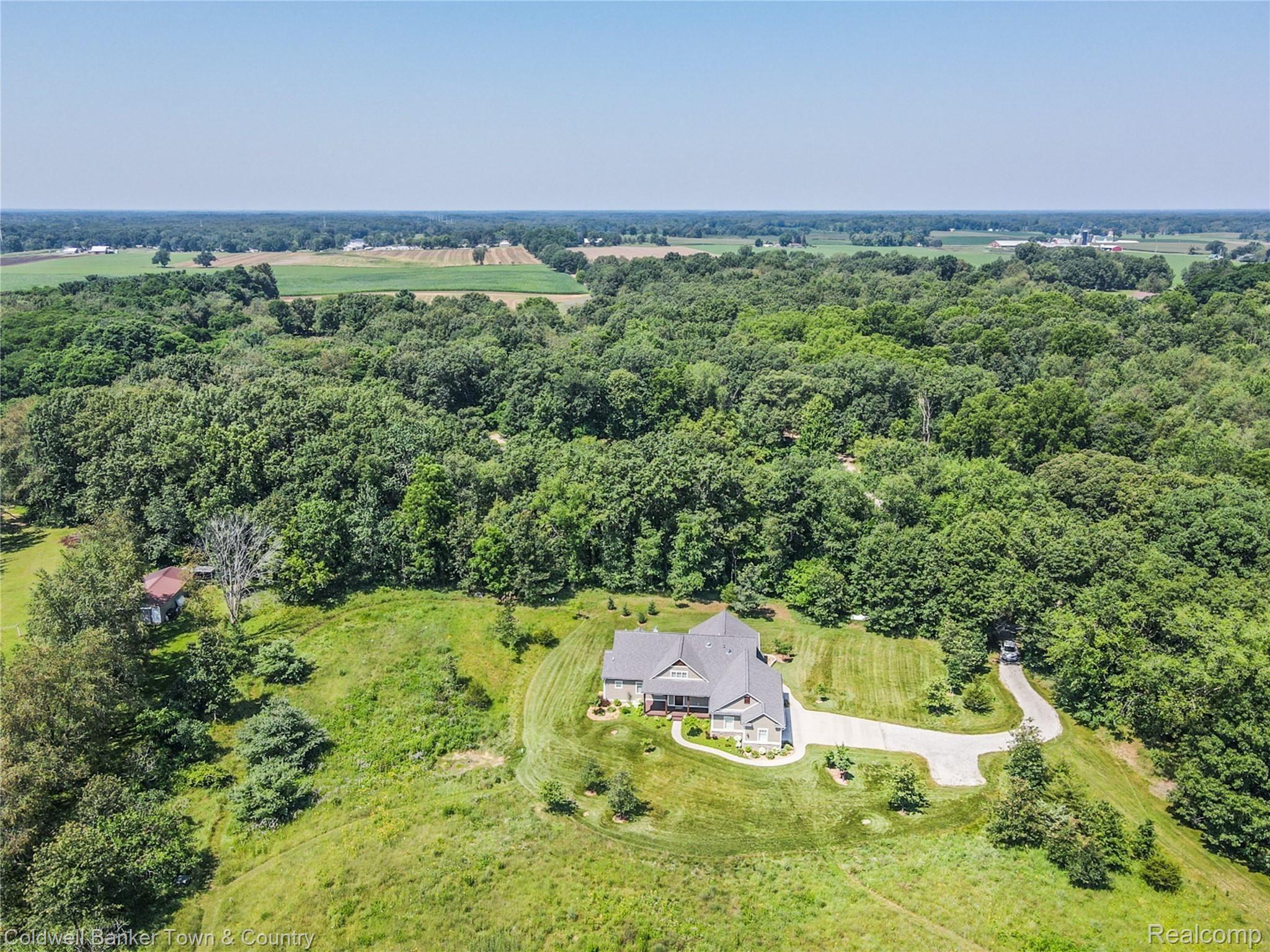 6434 Cohoctah Road Fenton, MI 48430 - Photo 13 of 69 DSC-18.jpg
