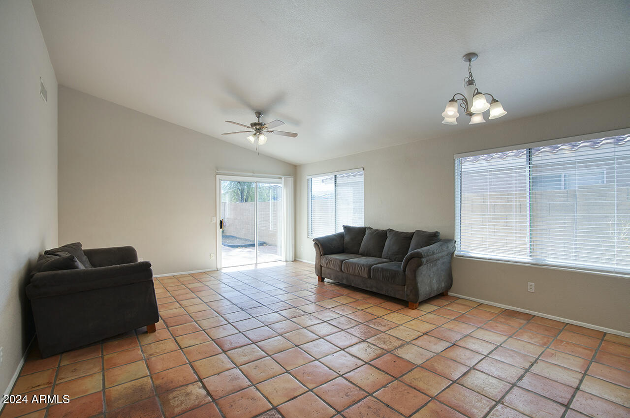 3343 West Maldonado Road Phoenix, AZ 85041 - Photo 4 of 15 maldonado_04