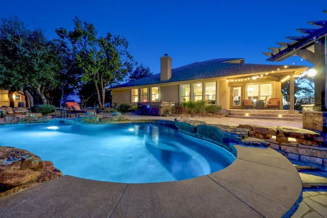 $850,000 | 161 Milestone Road, Liberty Hill, TX 78642