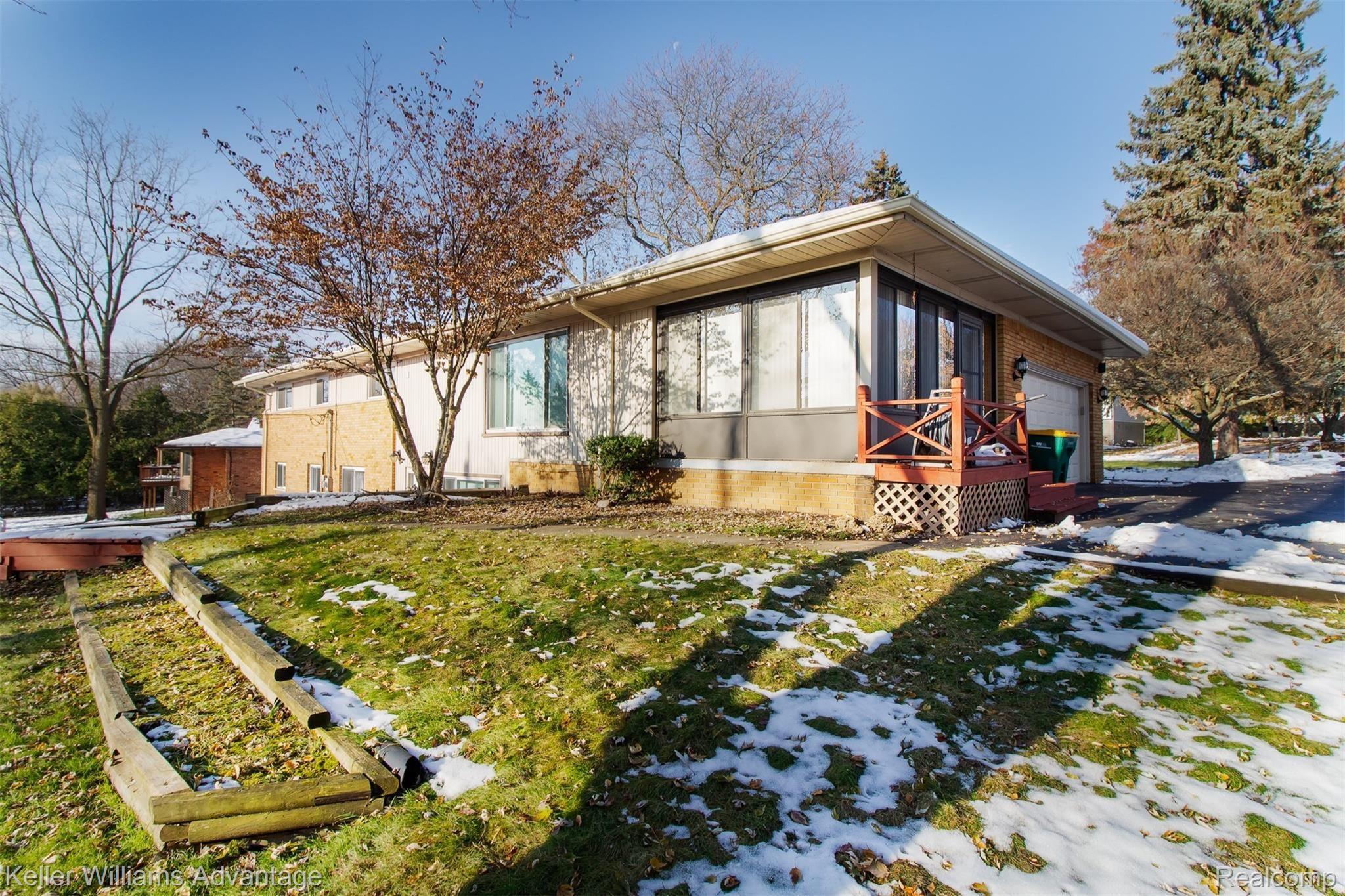 36221 West Lyman Road Farmington, MI 48331 - Photo 31 of 32 Lyman_36221_Back_02.jpg