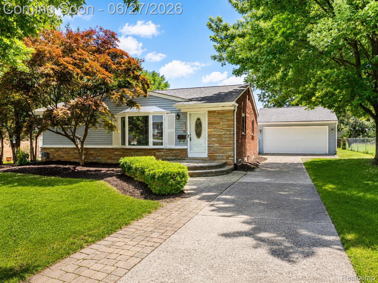 221 Reitman Court Rochester, MI 48307 - Photo 6 of 30 image 1 - Reitman .jpg