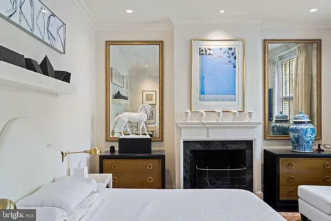 $1,999,000 | 1606 Pine Street, Philadelphia, PA 19103