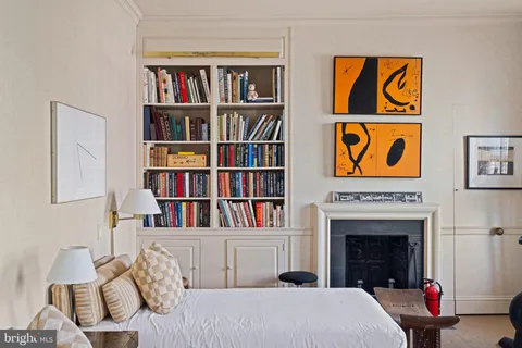 $1,999,000 | 1606 Pine Street, Philadelphia, PA 19103