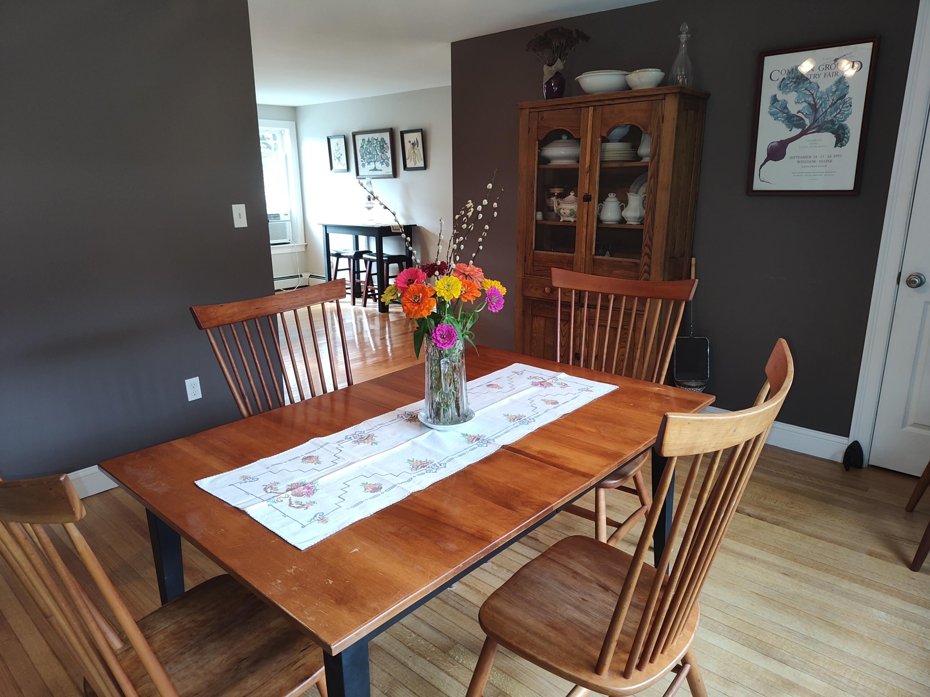224 North Road Yarmouth, ME 04096 - Photo 11 of 33 11 A dining