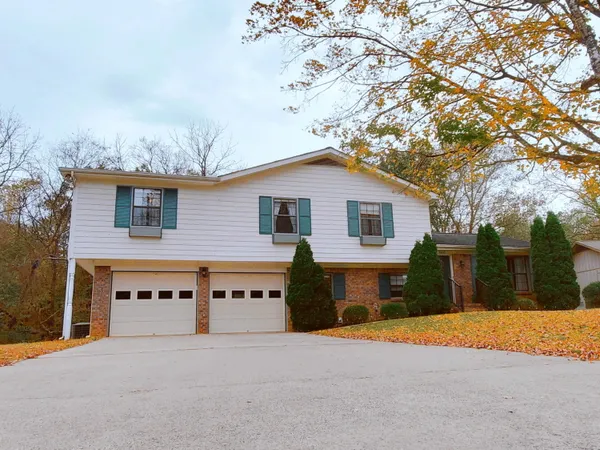 $369,900 | 5618 Landrum Drive, Ooltewah, TN 37363