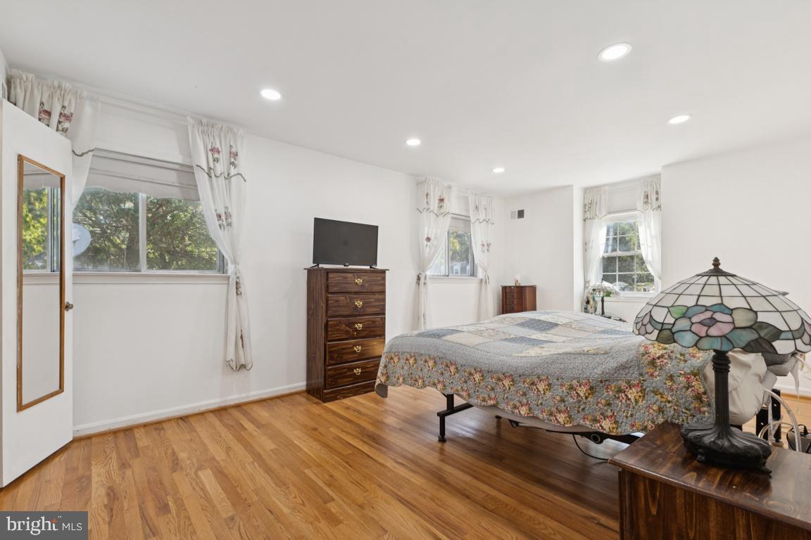 8600 Stonewall Road Manassas, VA 20110 - Photo 20 of 36 Primary Bedroom
