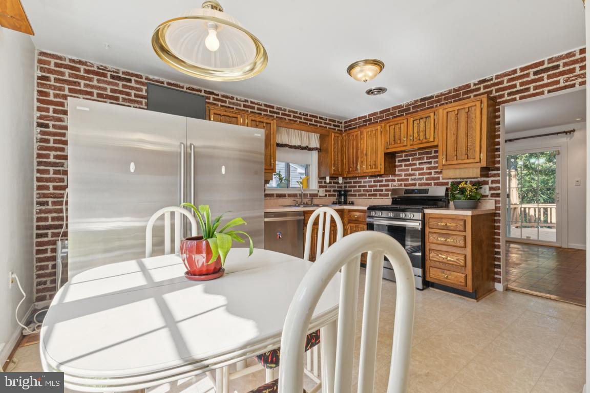 8600 Stonewall Road Manassas, VA 20110 - Photo 4 of 36 Gallery Image 4