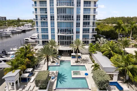 $1,499,999 | 17301 Biscayne Boulevard, Unit 2009, North Miami Beach, FL 33160