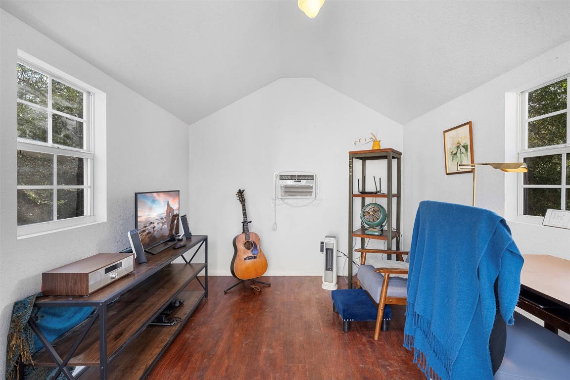 1139 Private Road 7009 Road Lexington, TX 78947 - Photo 22 of 32