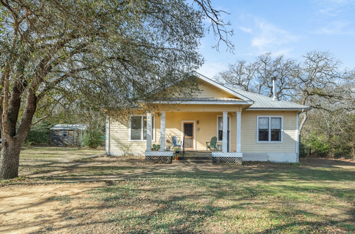 1139 Private Road 7009 Road Lexington, TX 78947 - Photo 3 of 32