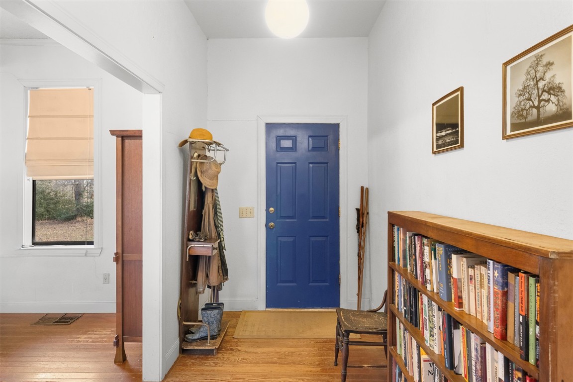 1139 Private Road 7009 Road Lexington, TX 78947 - Photo 4 of 32