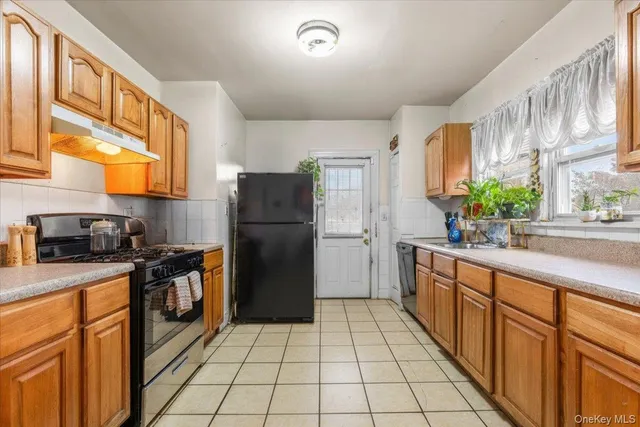 $695,000 | 4534 Hoxie Street | Wakefield