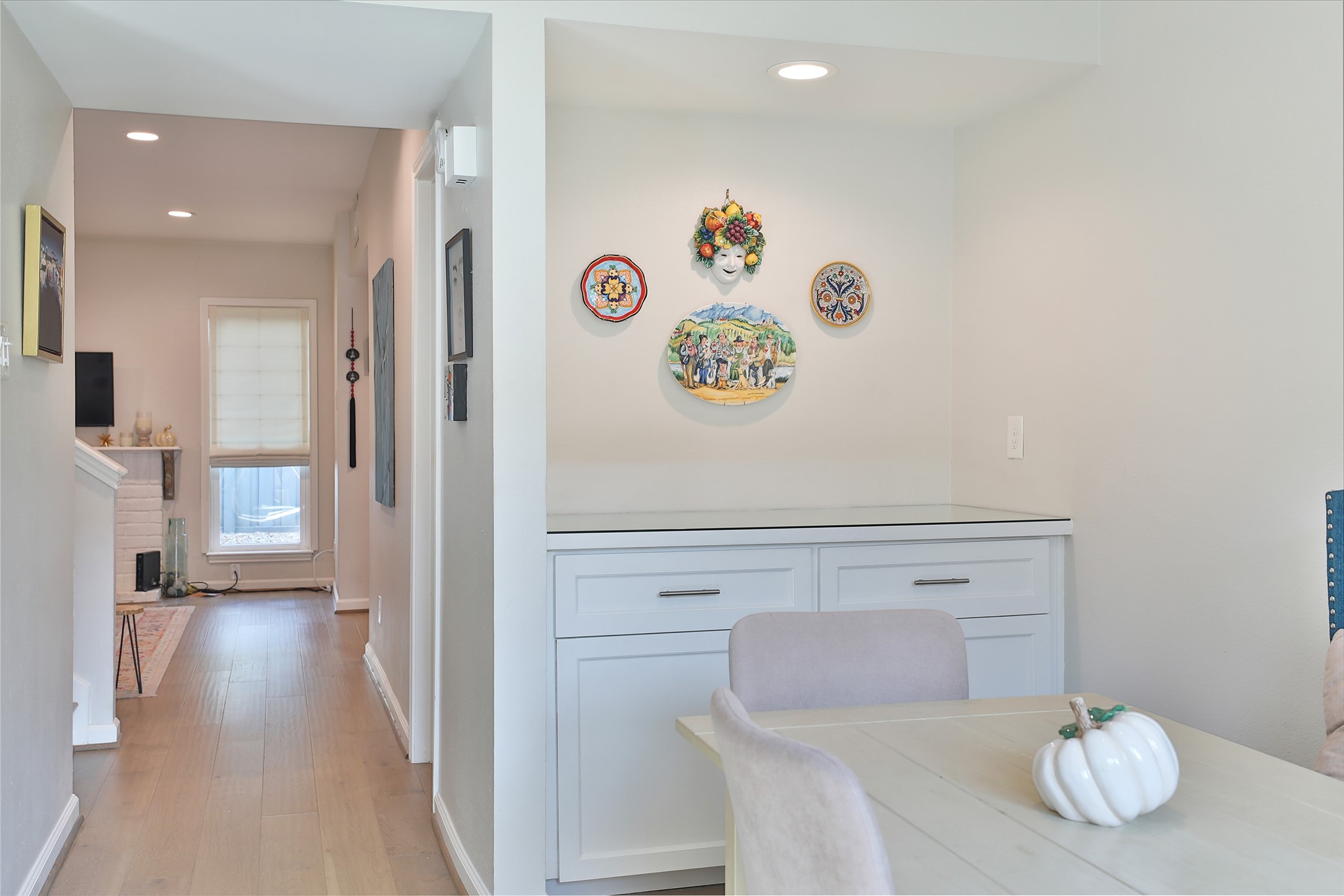979 Memorial Village Drive, Unit 48 Houston, TX 77024 - Photo 13 of 18 a view of kitchen