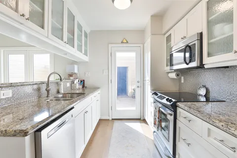 $365,000 | 979 Memorial Village Drive, Unit 48, Houston, TX 77024