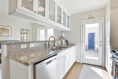 $365,000 | 979 Memorial Village Drive, Unit 48, Houston, TX 77024