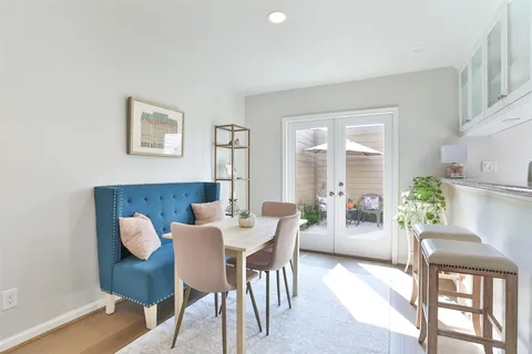 $365,000 | 979 Memorial Village Drive, Unit 48, Houston, TX 77024