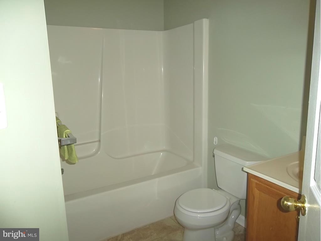 1910 Belford Drive Frederick, MD 21702 - Photo 21 of 30 HALLWAY BATHROOM - UPPER LEVEL