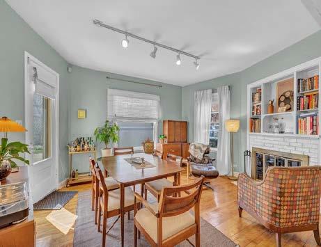 4249 North Hazel Street Chicago, IL 60613 - Photo 5 of 14 a workspace with furniture and window