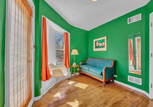 4249 North Hazel Street Chicago, IL 60613 - Photo 7 of 14 a living room with furniture and a window