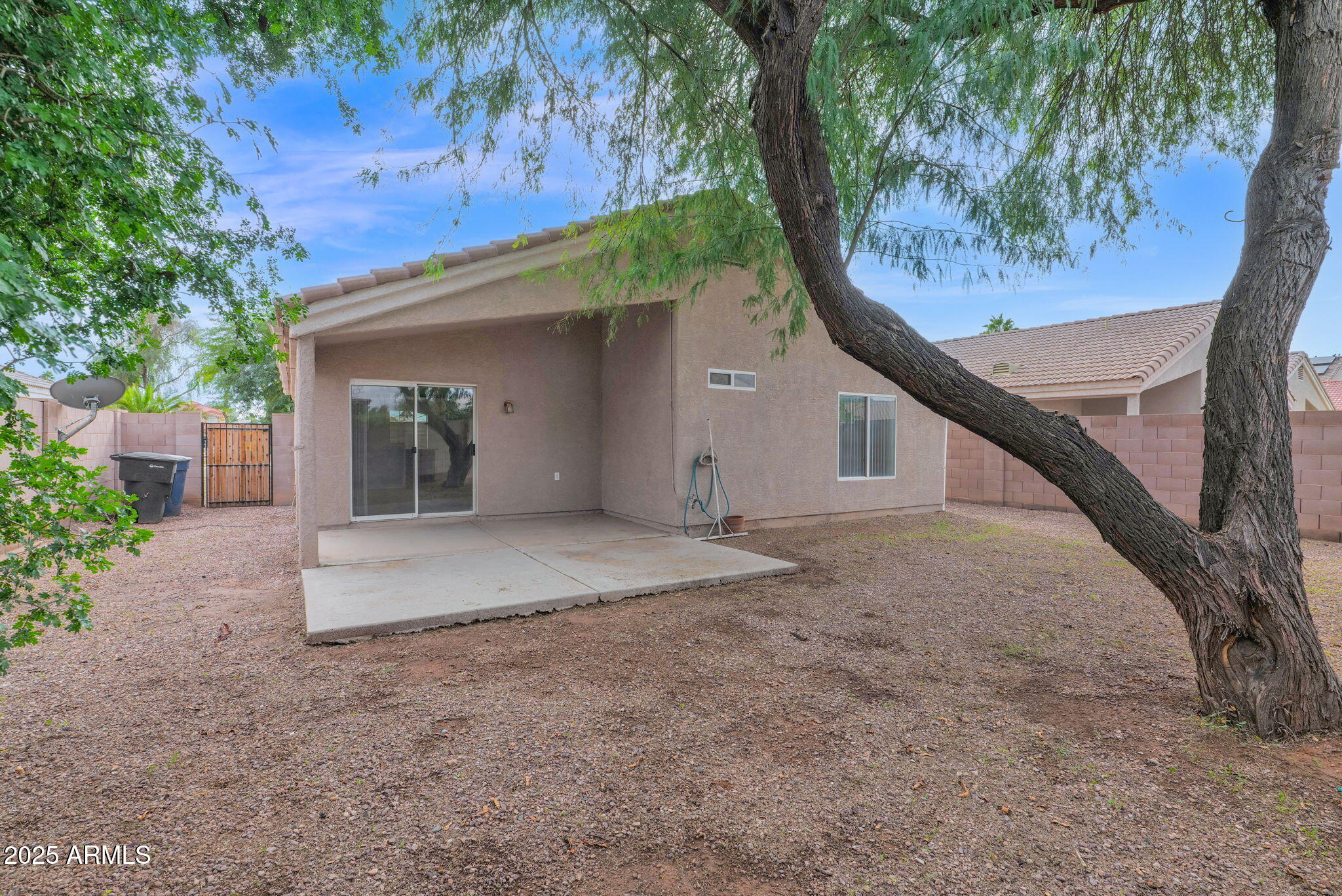882 East Monterey Street Chandler, AZ 85225 - Photo 29 of 33 a view of a house with a tree and a yard