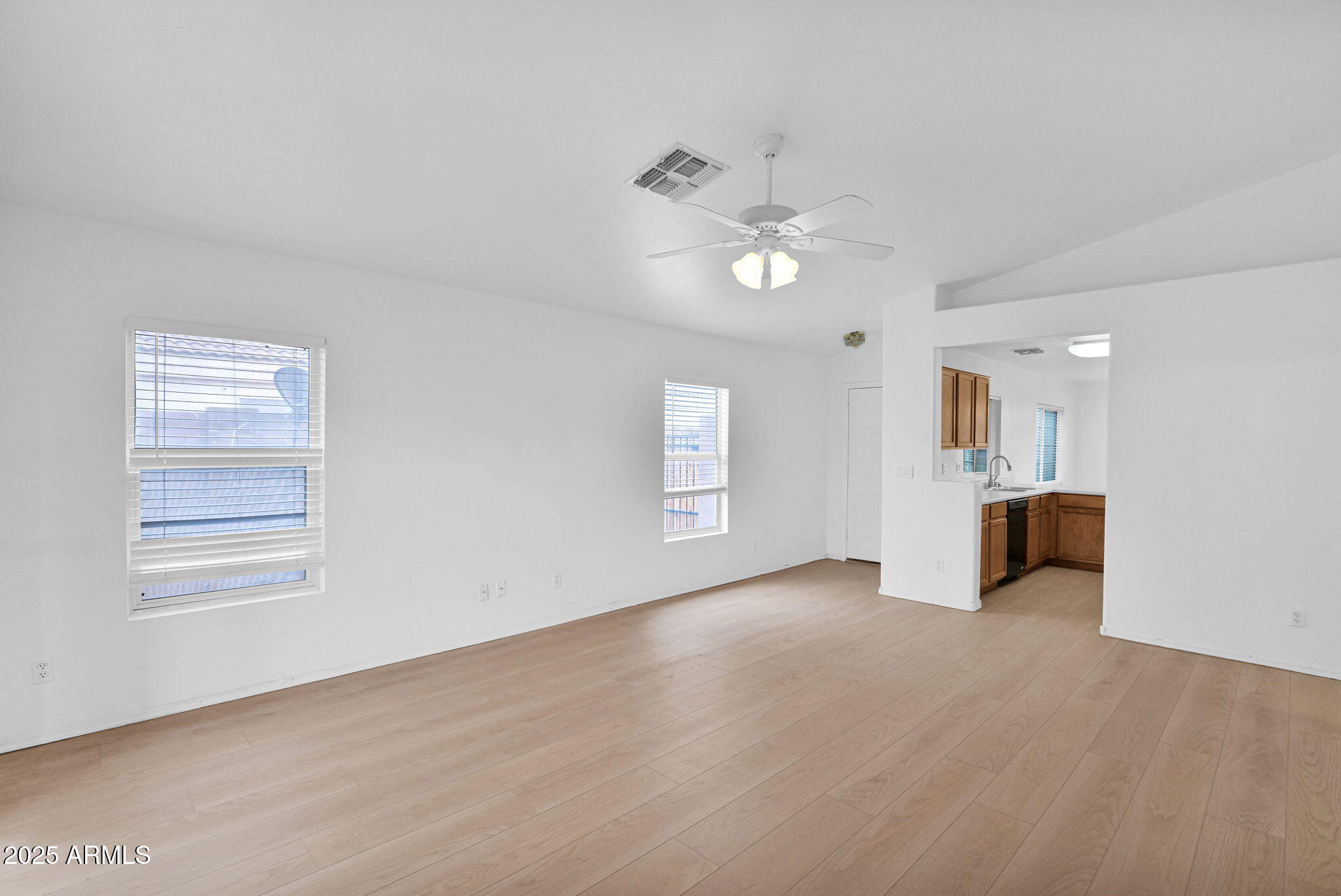 882 East Monterey Street Chandler, AZ 85225 - Photo 7 of 33 a view of an empty room with a window
