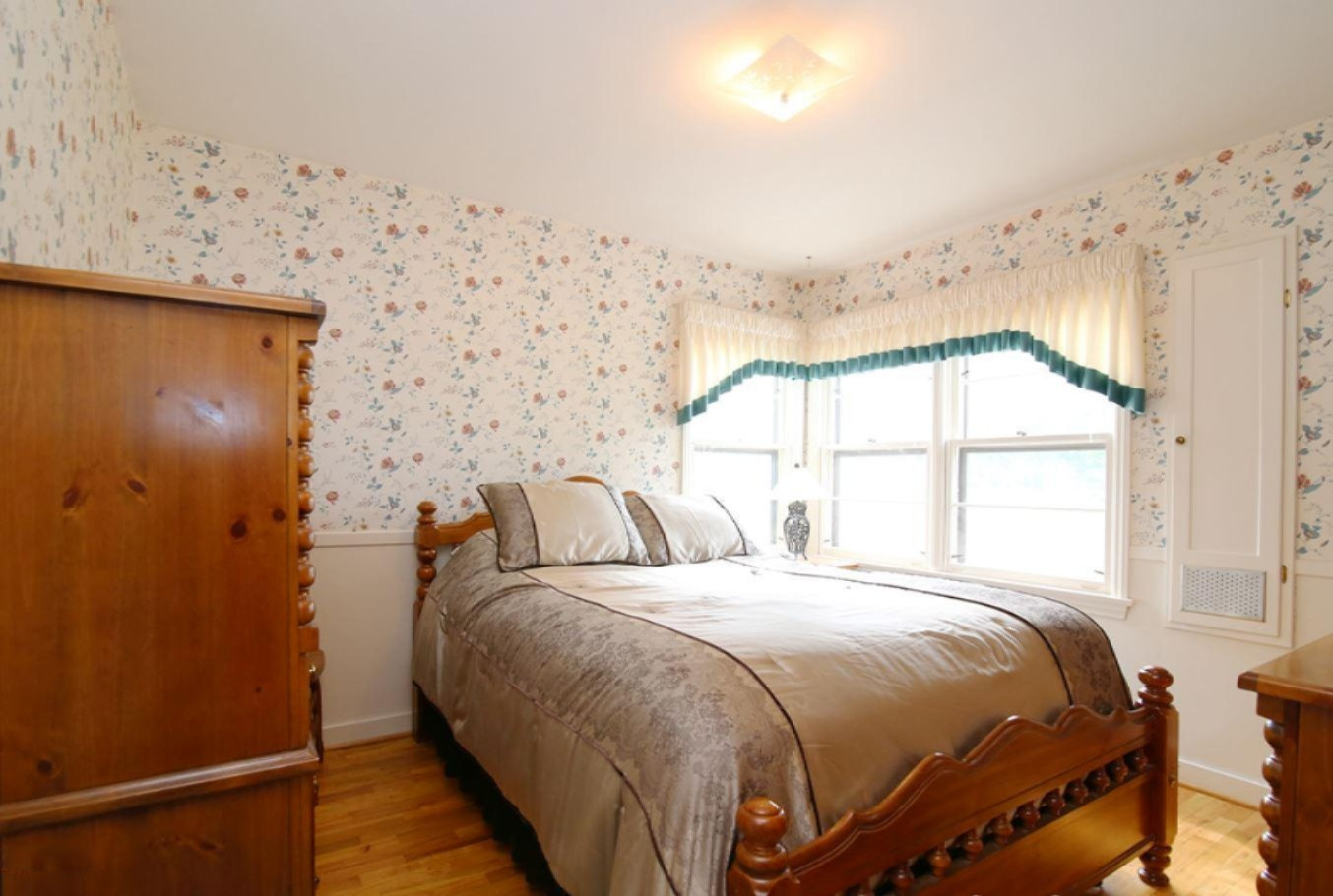 734 Lugers Road Holland, MI 49423 - Photo 12 of 20 12