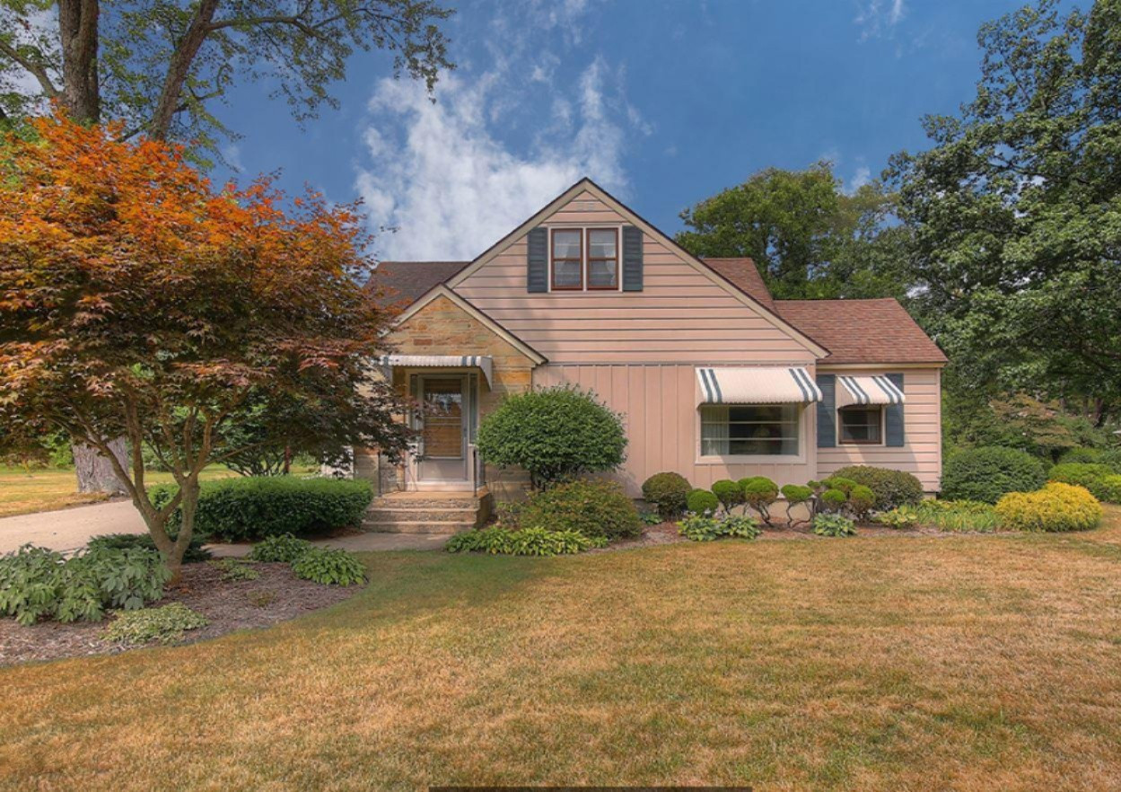 734 Lugers Road Holland, MI 49423 - Photo 2 of 20 2