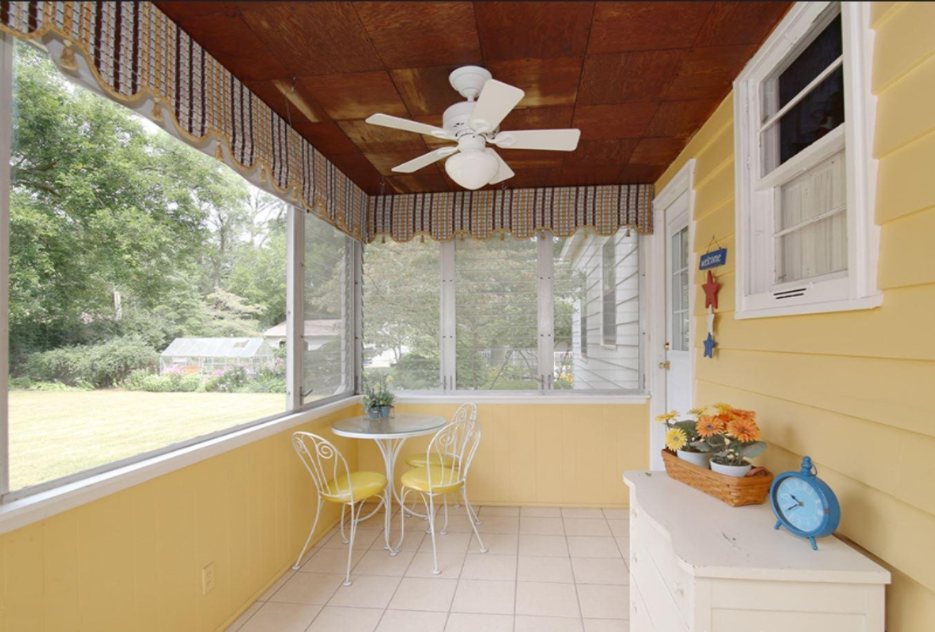 734 Lugers Road Holland, MI 49423 - Photo 4 of 20 4