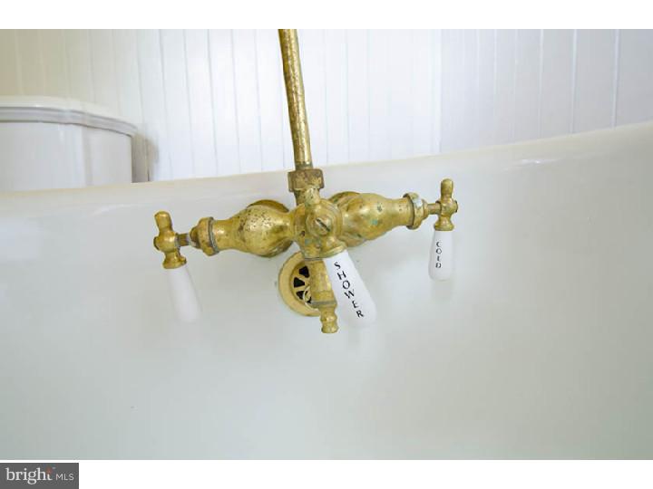 102 Exeter Road Devon, PA 19333 - Photo 22 of 24 Bathroom