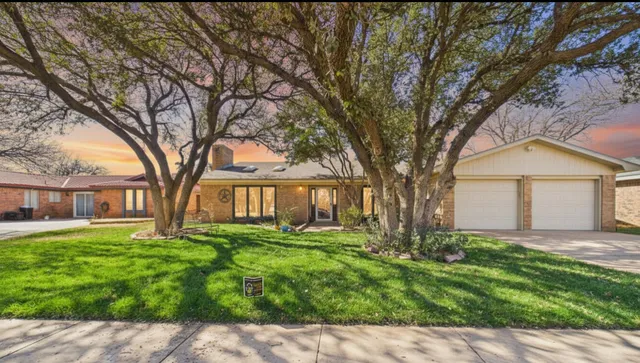 $319,990 | 8606 Knoxville Avenue, Lubbock, TX 79423