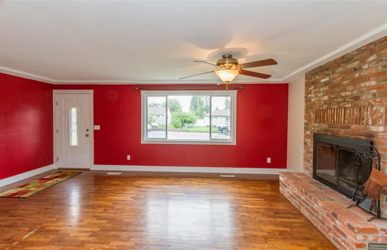 2707 East Winger Road Mead, WA 99021 - Photo 3 of 20