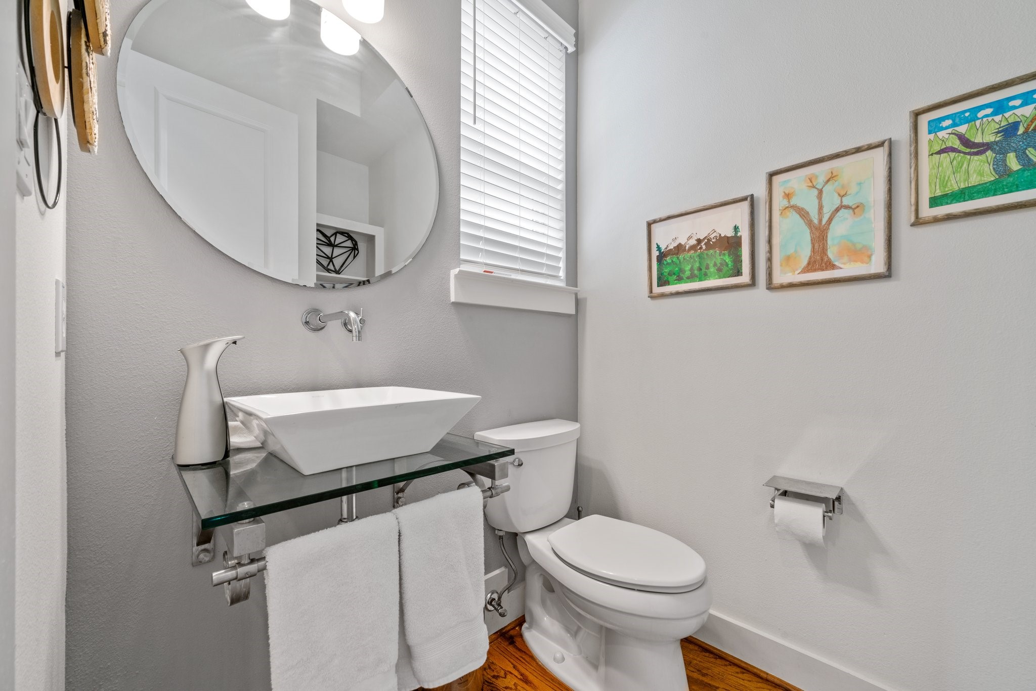 1804 Prospect Street Houston, TX 77004 - Photo 21 of 49 Convenient powder room on the second floor.