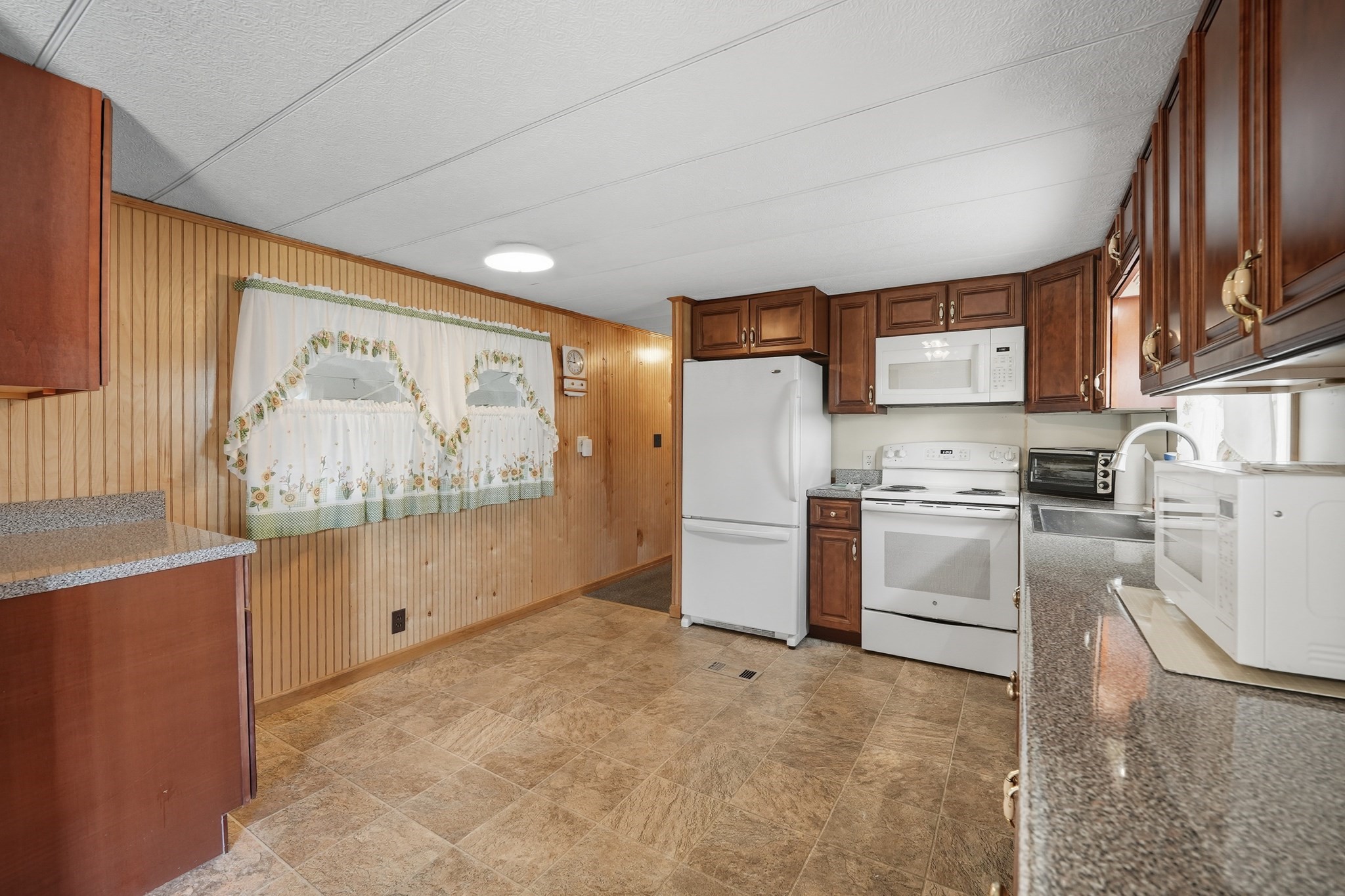 70 Shumway Street, Unit B12 Springfield, MA 01119 - Photo 8 of 20 Gallery Image 8