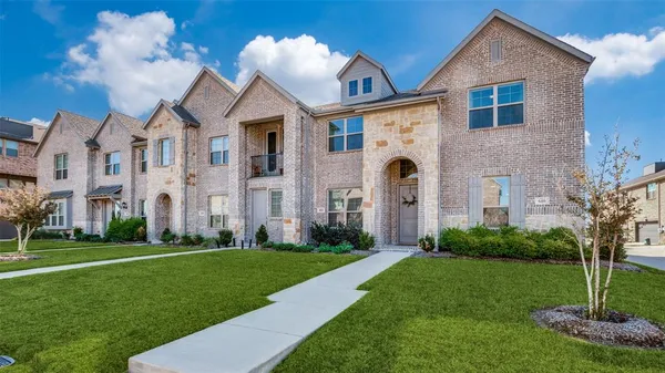 $2,900 | 680 Claire Lane, Lewisville, TX 75067