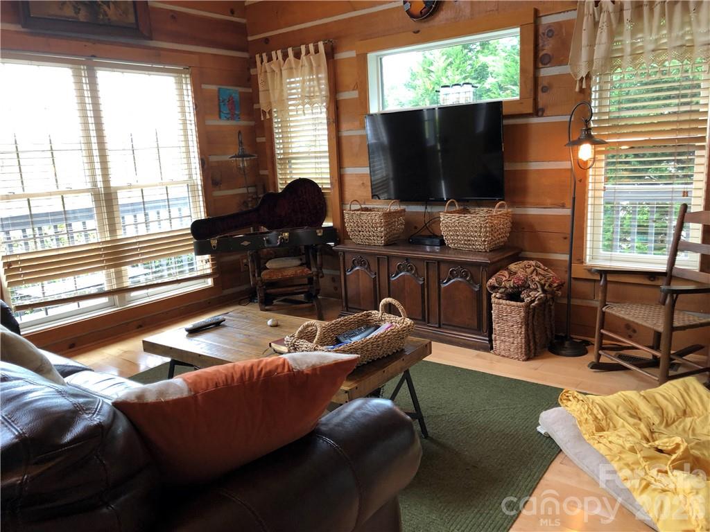 836 Burney Mountain Road Fletcher, NC 28732 - Photo 10 of 37
