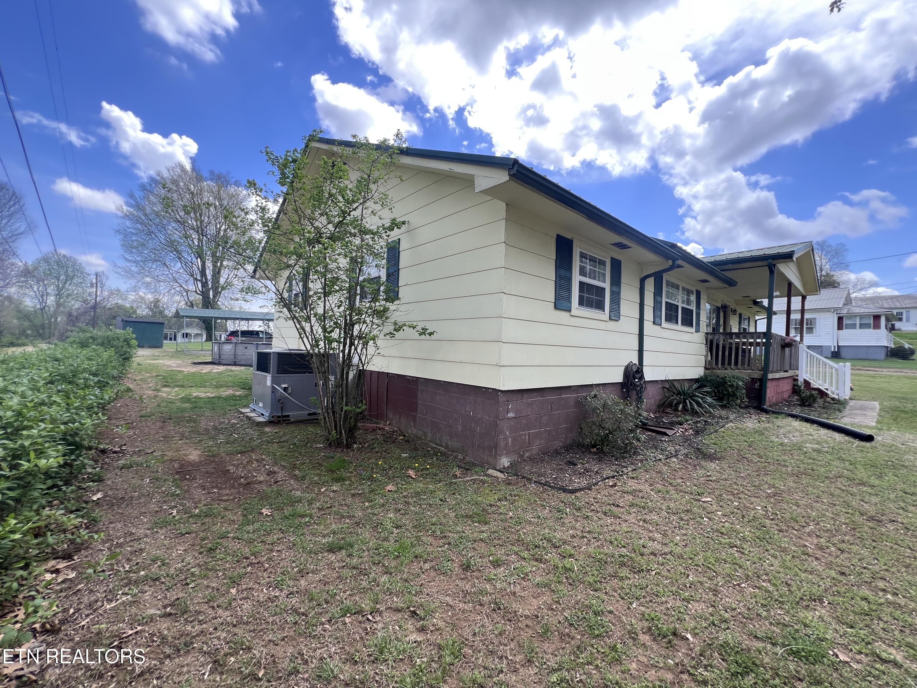 280 Harding Road Harriman, TN 37748 - Photo 4 of 46 IMG_7329