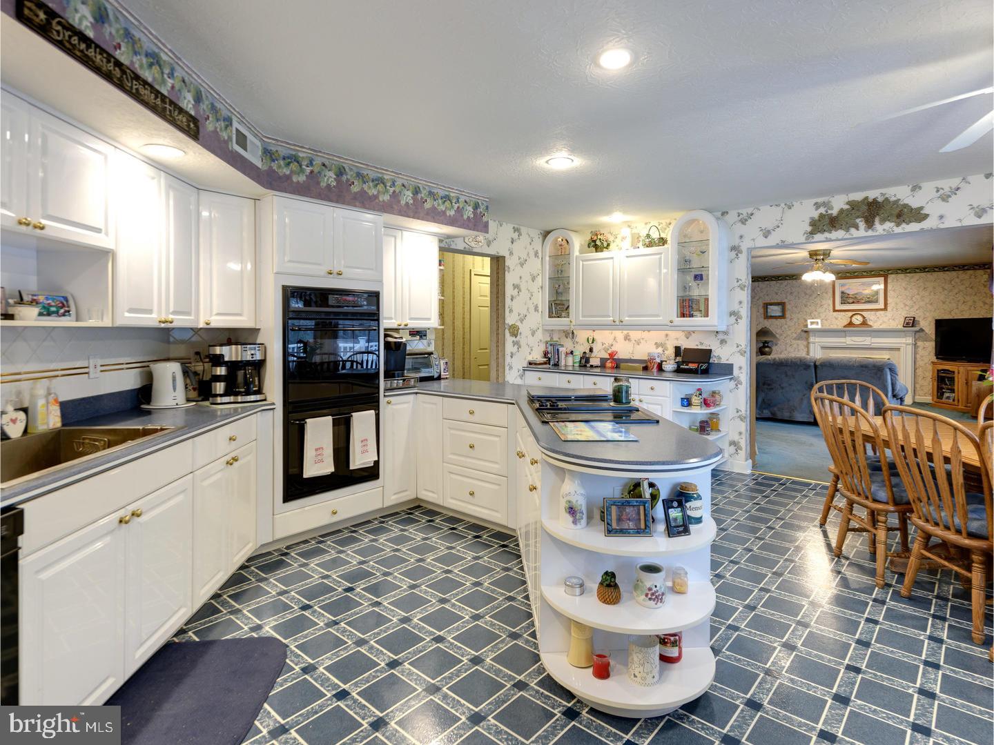 1007 Welsh Road Philadelphia, PA 19115 - Photo 11 of 25 Kitchen