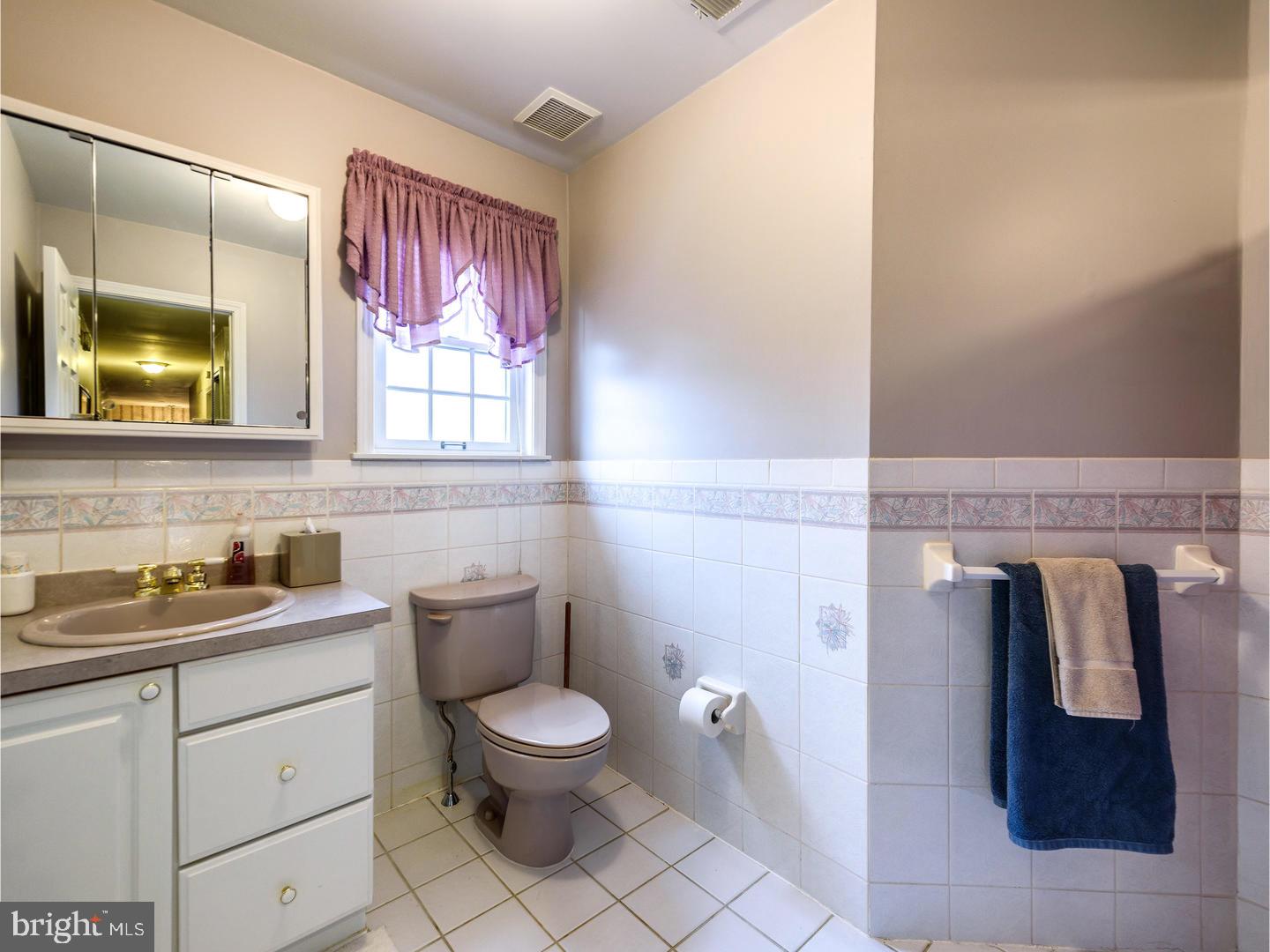 1007 Welsh Road Philadelphia, PA 19115 - Photo 16 of 25 Bathroom
