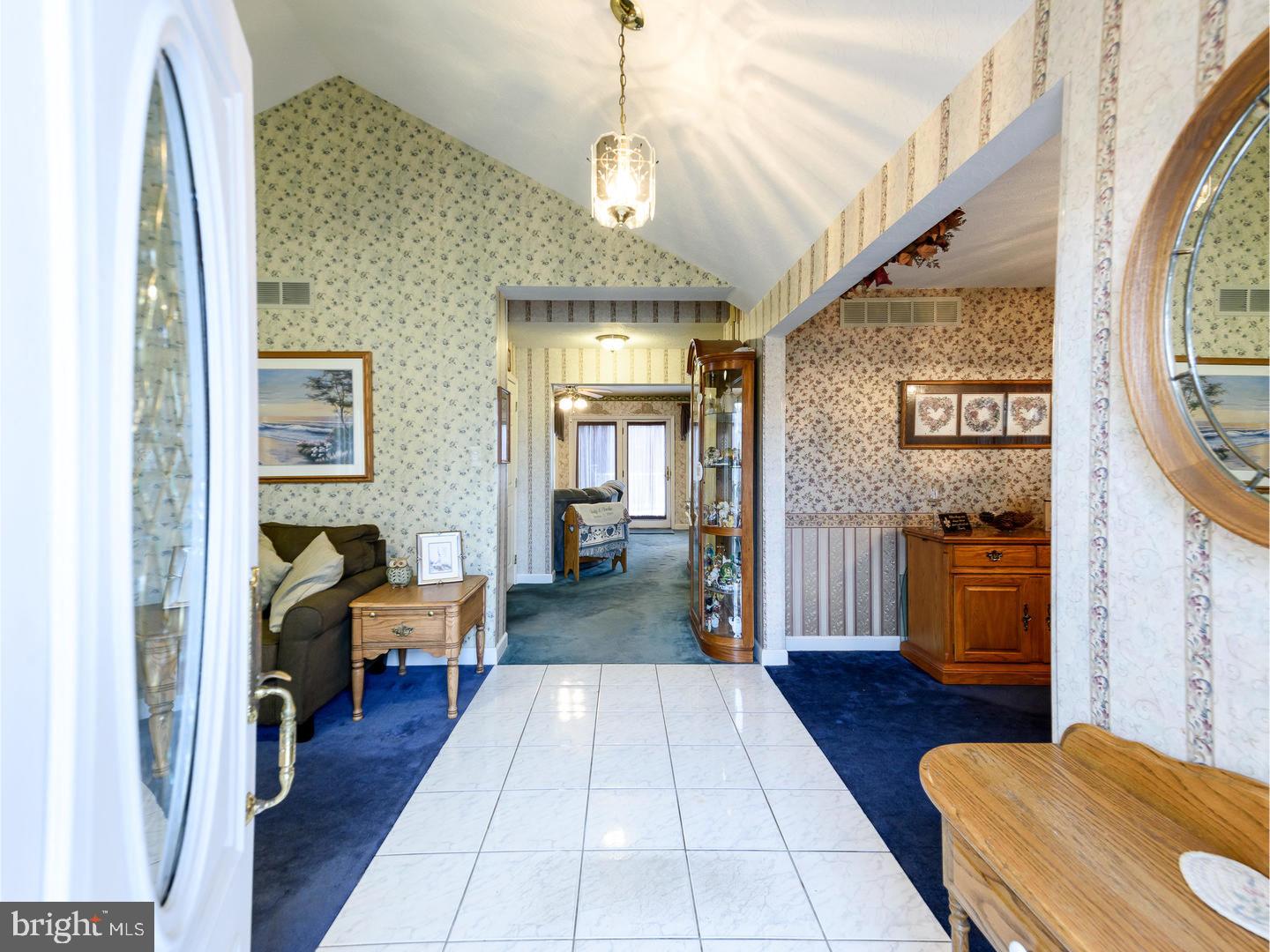 1007 Welsh Road Philadelphia, PA 19115 - Photo 3 of 25 Foyer