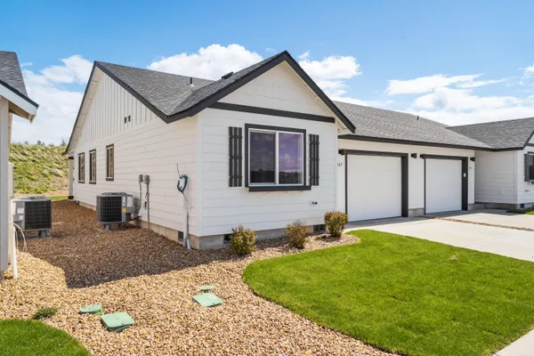$284,900 | 895 Southeast Starview Avenue Southeast, Madras, OR 97741