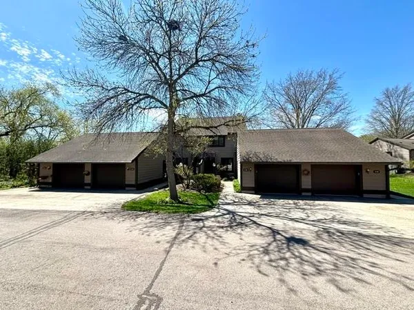 $249,000 | 120 Glenview Court, Janesville, WI 53548