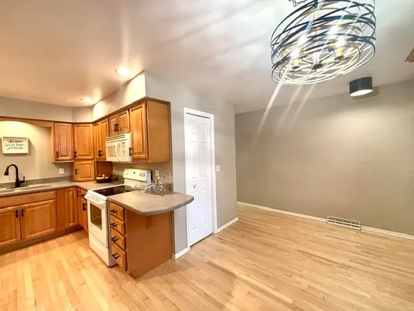 $249,000 | 120 Glenview Court, Janesville, WI 53548