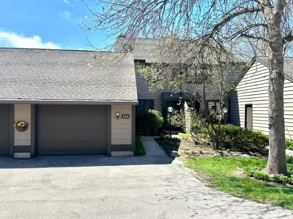 $249,000 | 120 Glenview Court, Janesville, WI 53548