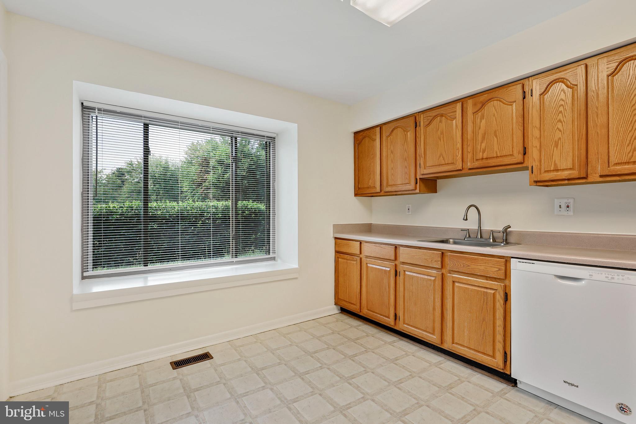 5338 Eliots Oak Road Columbia, MD 21044 - Photo 11 of 46 Gallery Image 11